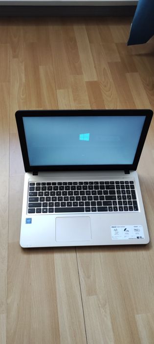Laptop Asus R540S