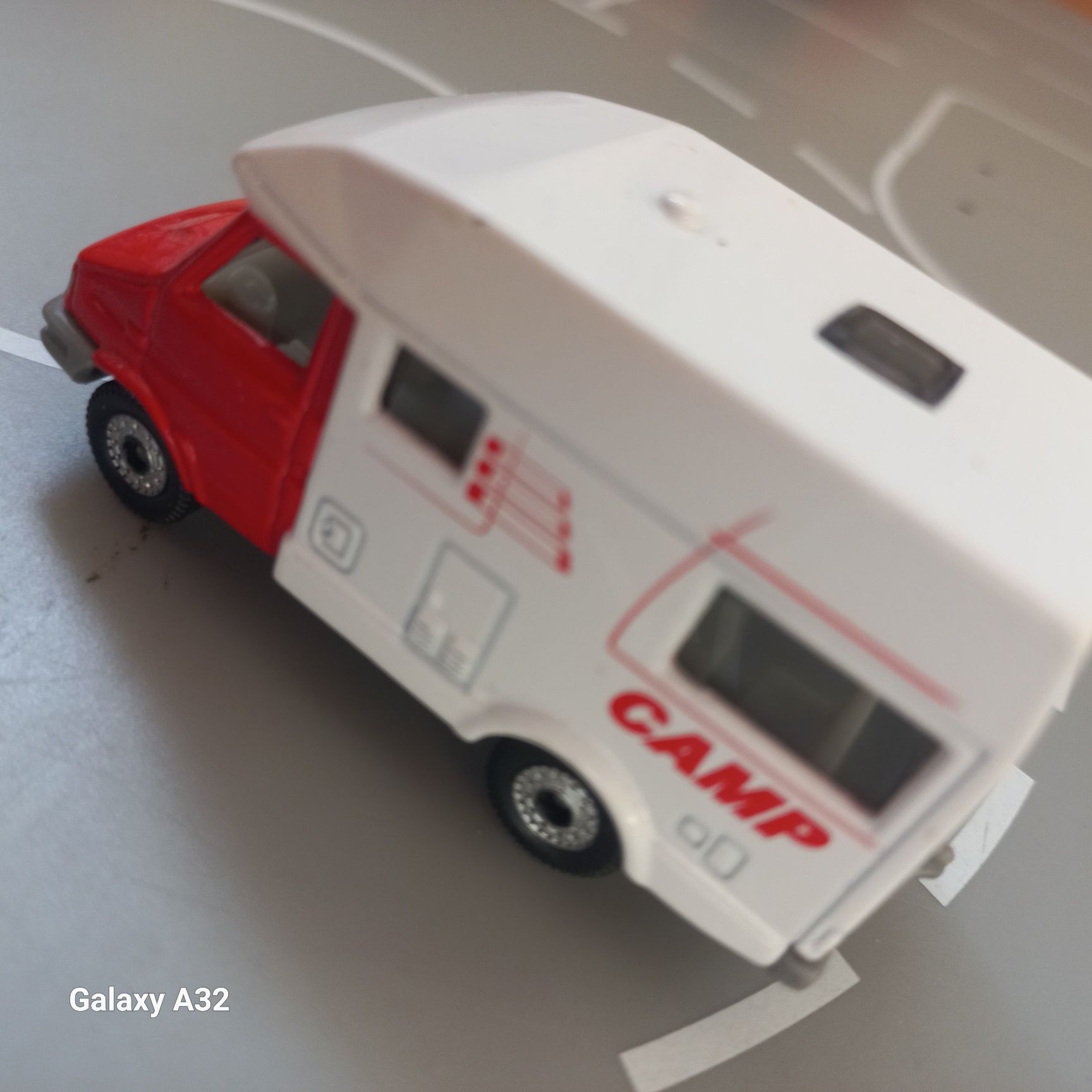 Siku dhl, quad,  kamper, policja ,straż z hakami czytaj opis