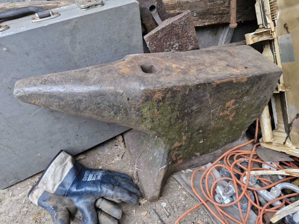 Kowadlo 200 kg , stan jak na zdjeciach