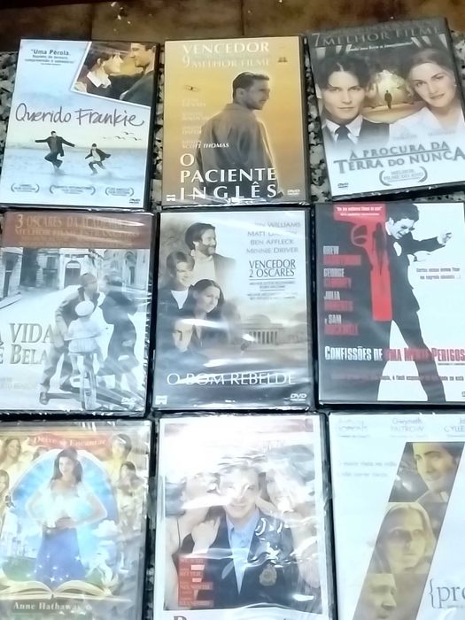 Filmes em DVD. Cassetes de VHS e música. Cd's musica etc