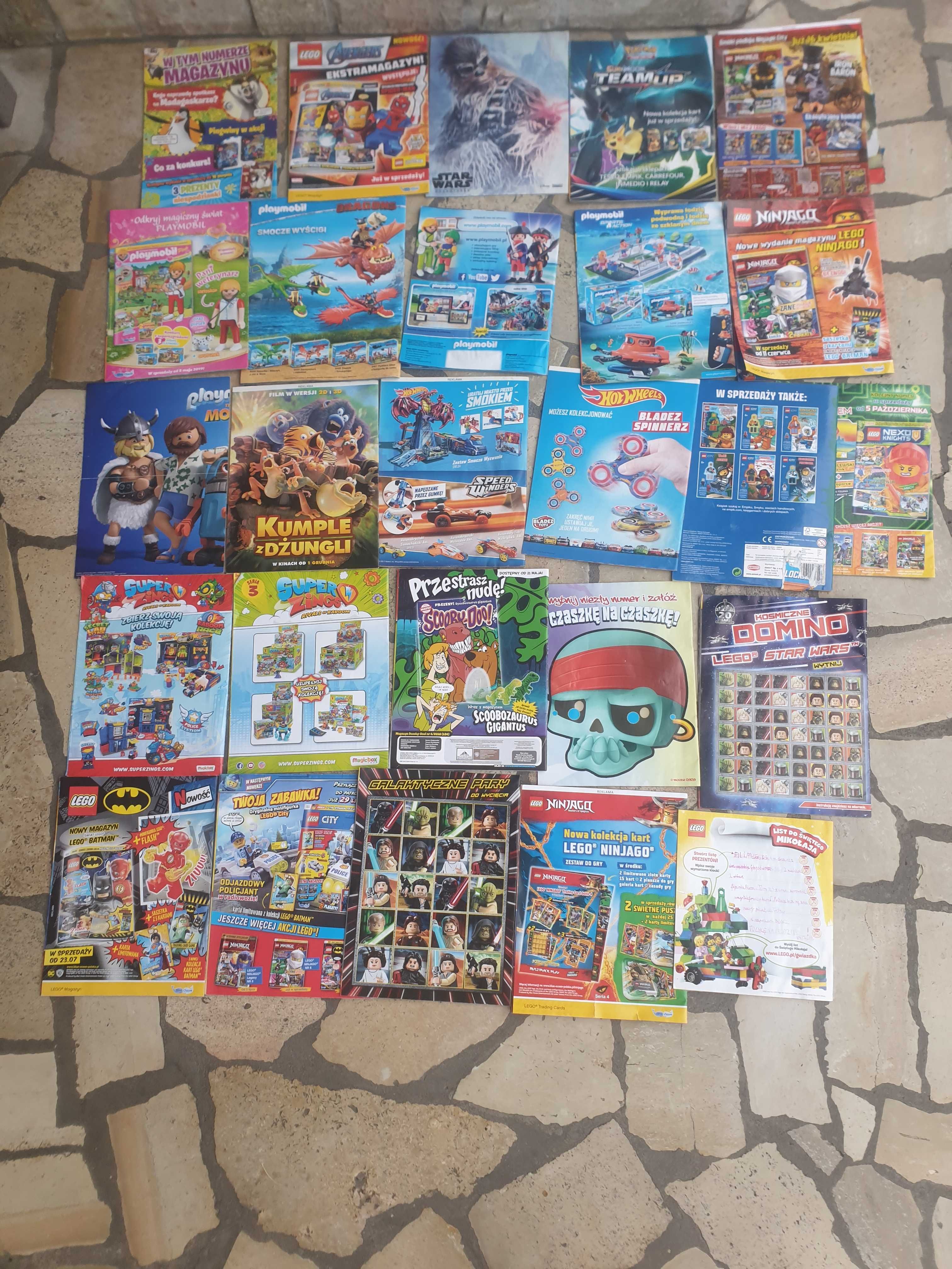 25 gazetek Lego, Playmobil, Super Zings + Plakat