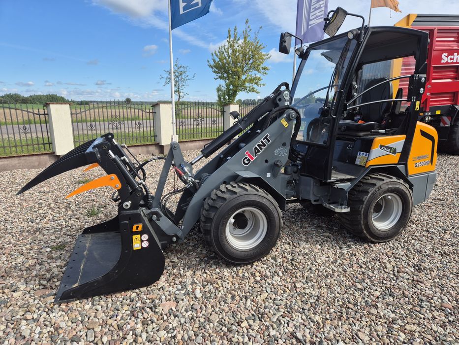 Ładowarka Giant G2500 przegubowa 4x4 udźwig 2200 kg finansowanie 0%