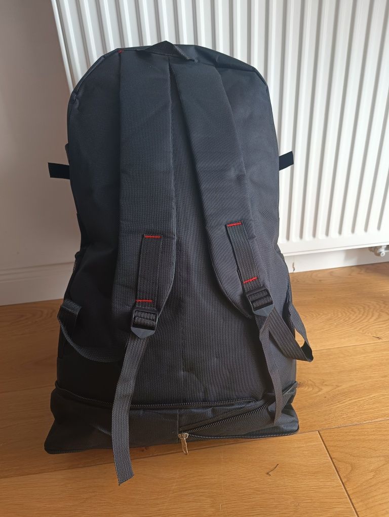 Duży plecak turystyczny, w góry, regulowany 70 L, trekkingowy, lekki,
