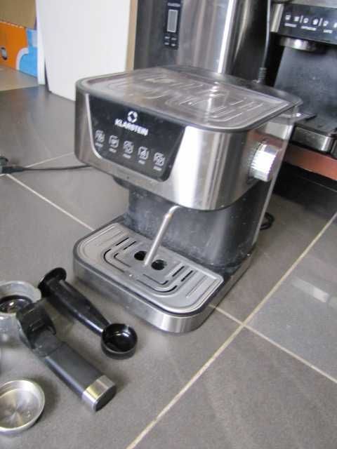 Ekspres ciśnieniowy kolbowy ze spieniaczem mleka Klarstein Arabica