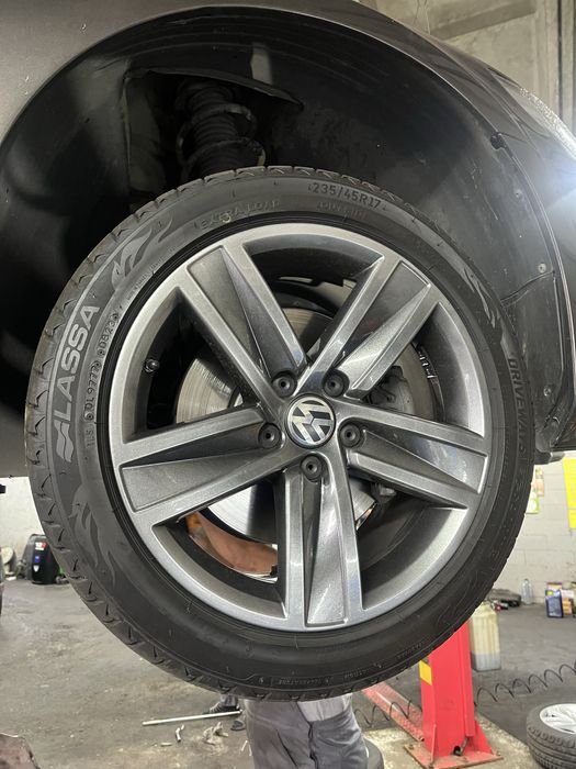 Шини без дисків літо R17 235 45