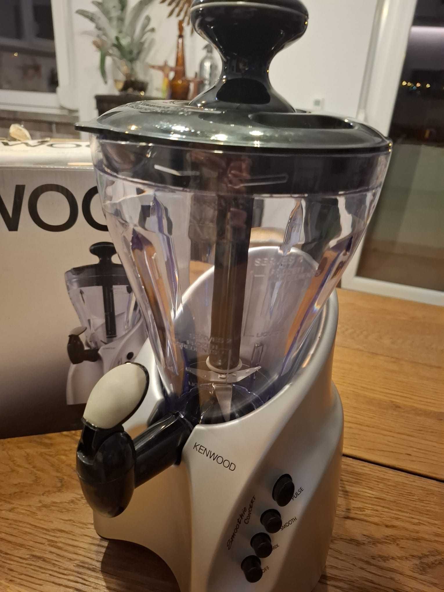 Liquidificadora Smoothie Kenwood SB255 (Nova)