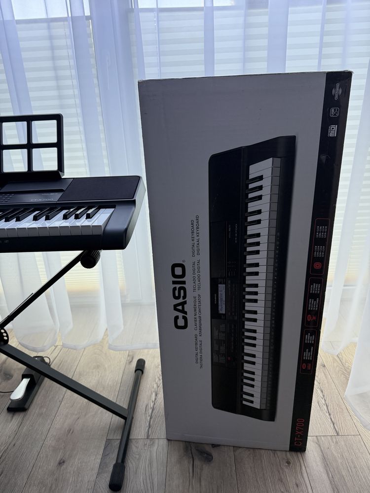 Keyboard Casio CT-X700 + statyw