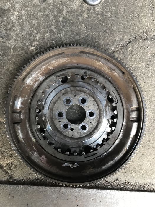 Маховик демпферний Golf 6 1.6 DQ200 DSG7