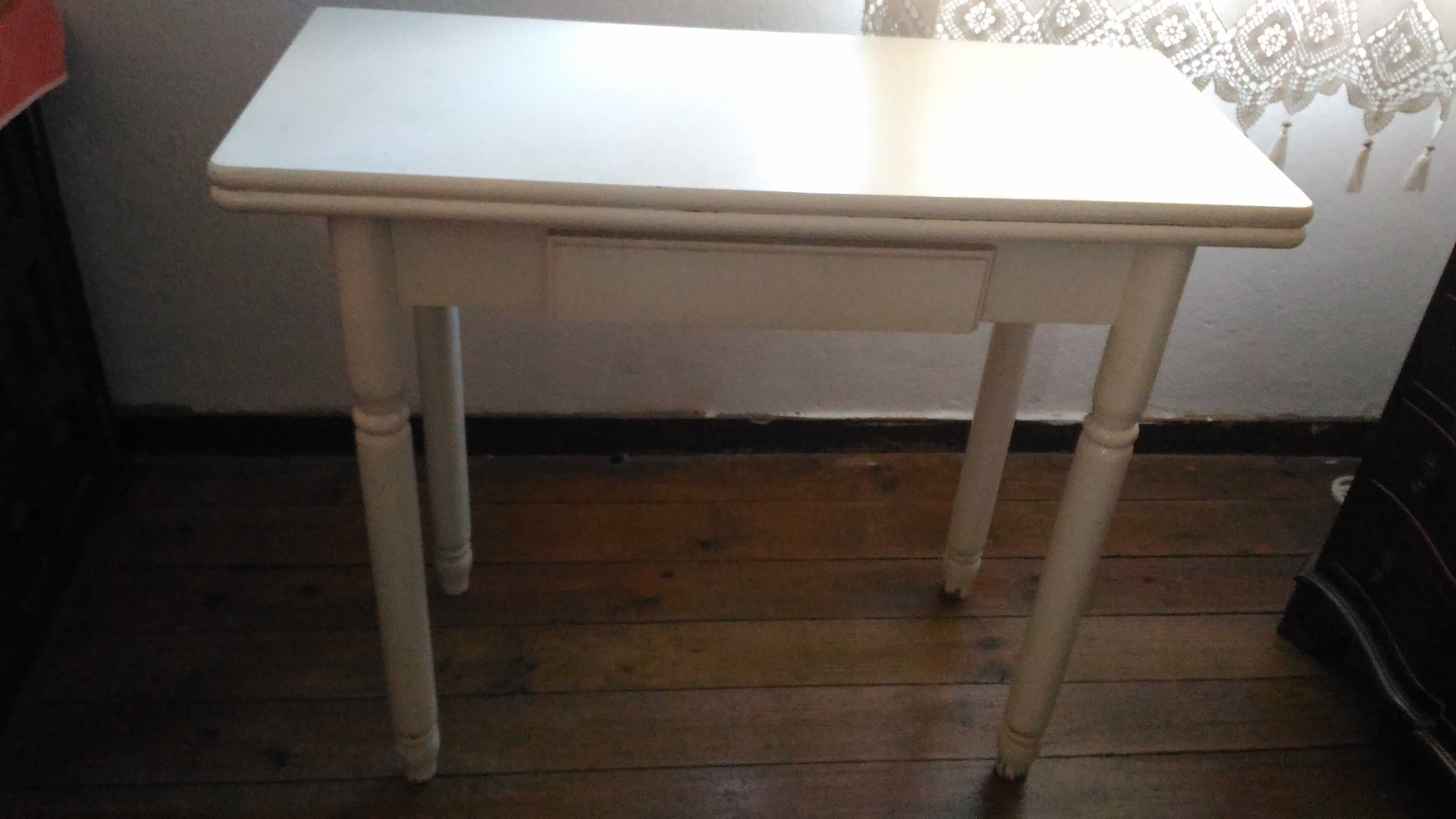 Mesa para cozinha e 2 cadeiras branca lacada