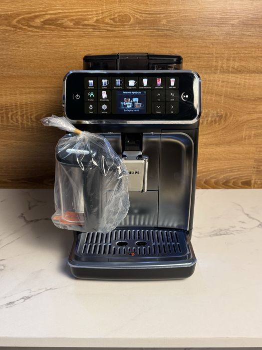 Кавомашина Philips 5500 series LatteGo з Гарантією !!!