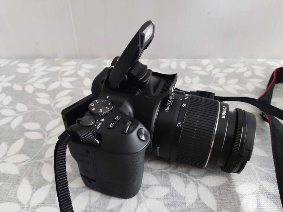 Máquina Fotográfica Canon EOS 250D