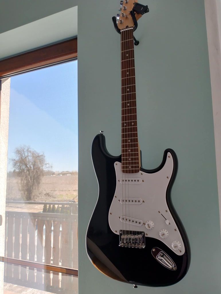 Gitara elektryczn Squier+wzmacniacz Fender Champion 20