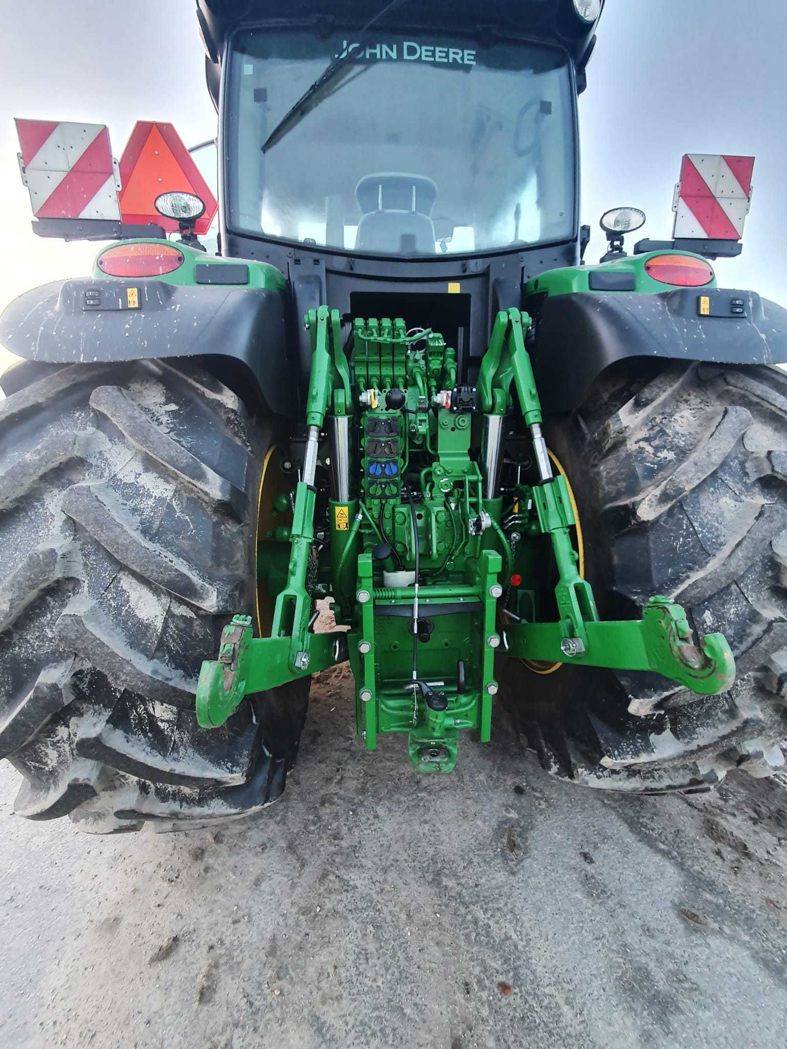 Ciągnik John Deere 6 R 250