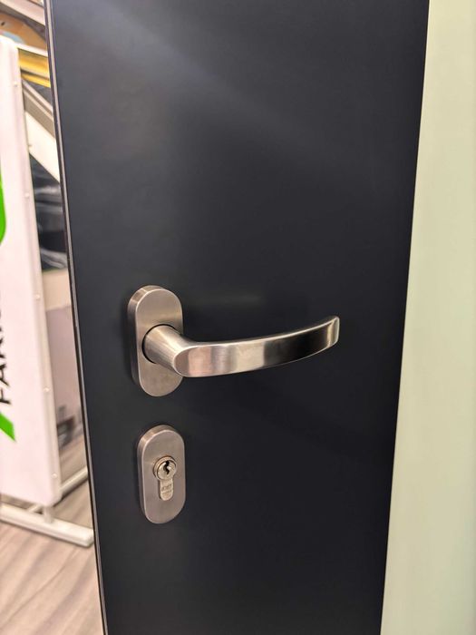 Drzwi zewnętrzne aluminium nakładki