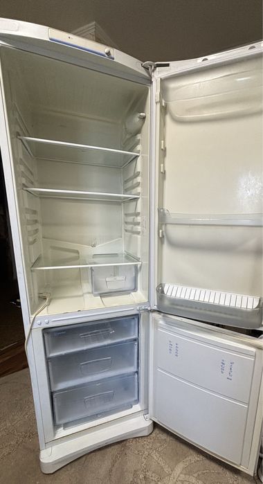 Скляні полиці на холодильник Indesit