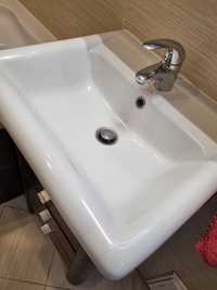 Zestaw mebli łazienkowych wraz z umywalkami I bateriami