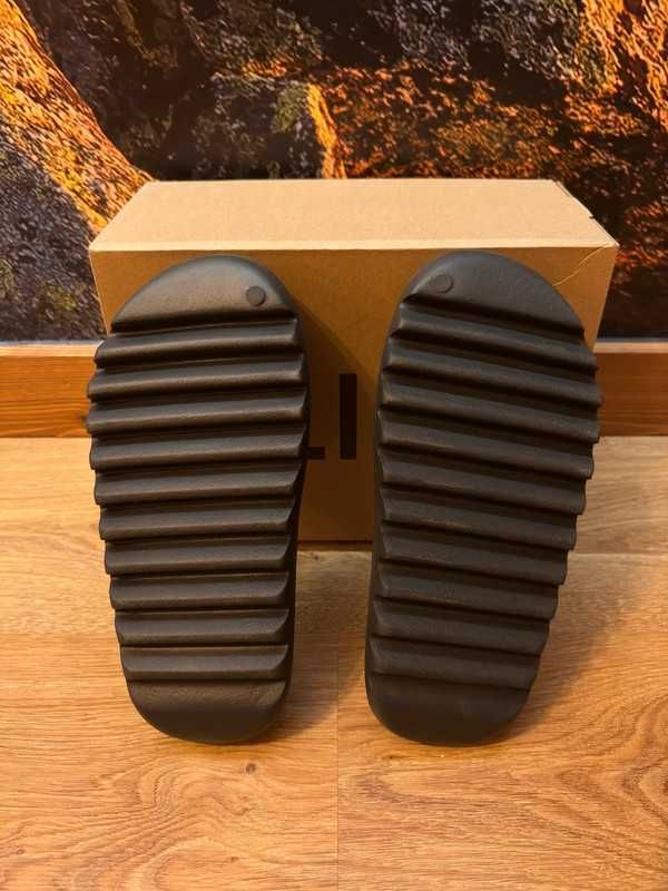 Adidas YeezySlide_Black Nowe Klapki 43