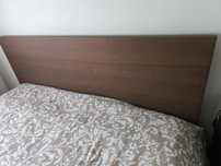 Cama de casal com estrados colchão