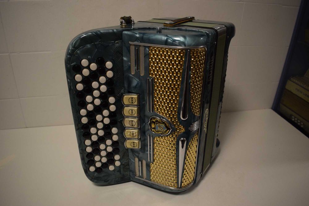 Acordeao Adria Cromton Grand Lux 3 Voz, N 241