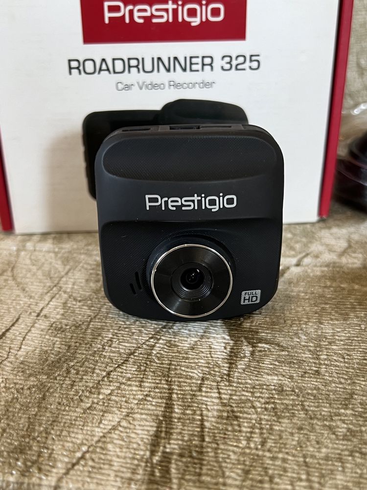 Видеорегистратор Prestigio Roadrunner 325, абсолютно новый