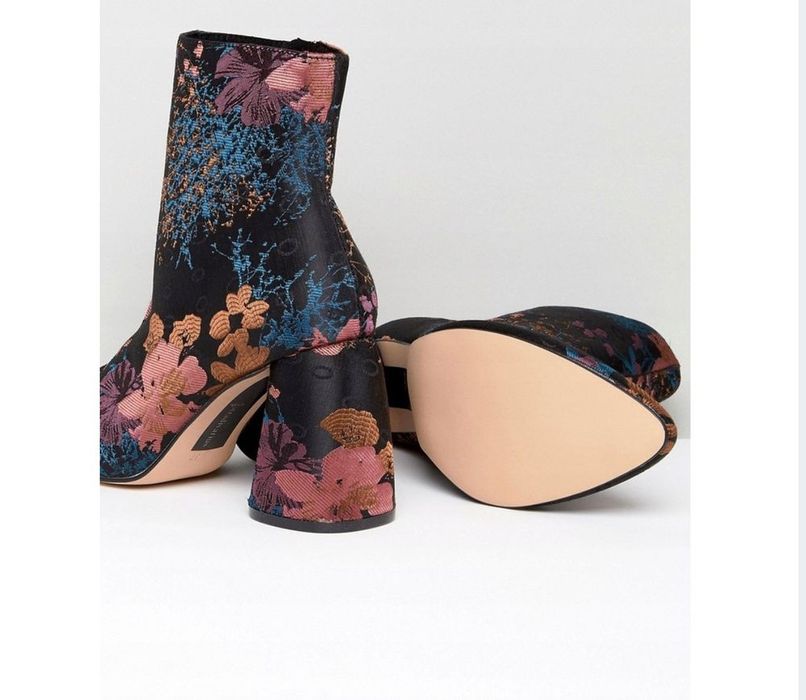 Продаю! Ботинки женские.