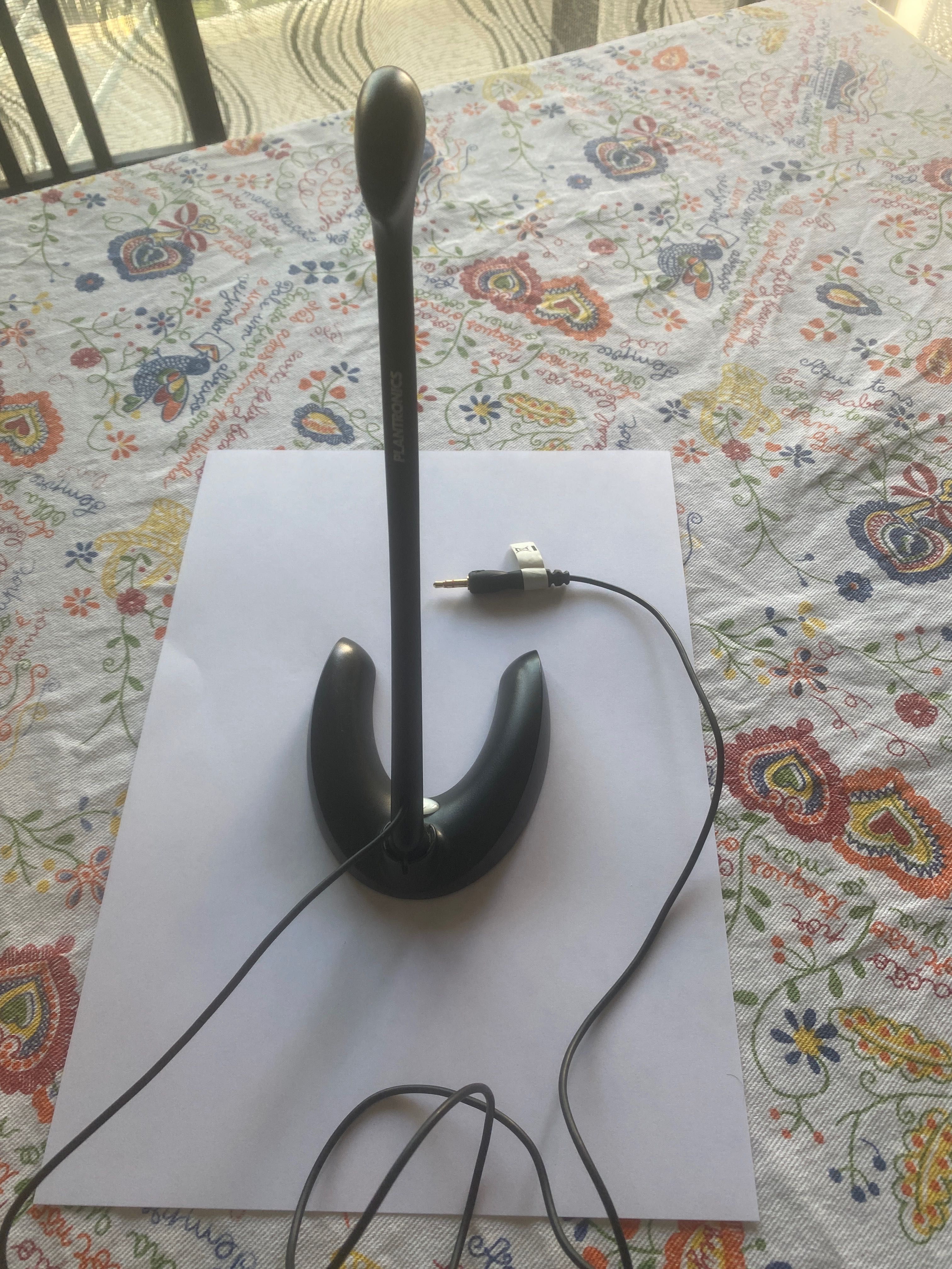 Auriculares com microfone Sony e microfone Plantronics