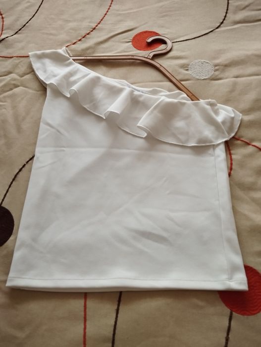 Camisola cavada nova.