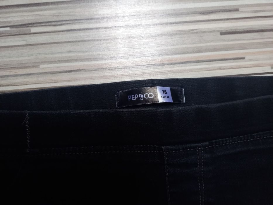 Czarne rozciągliwe jegginsy damskie | roz. 42 (XL) | Pepco