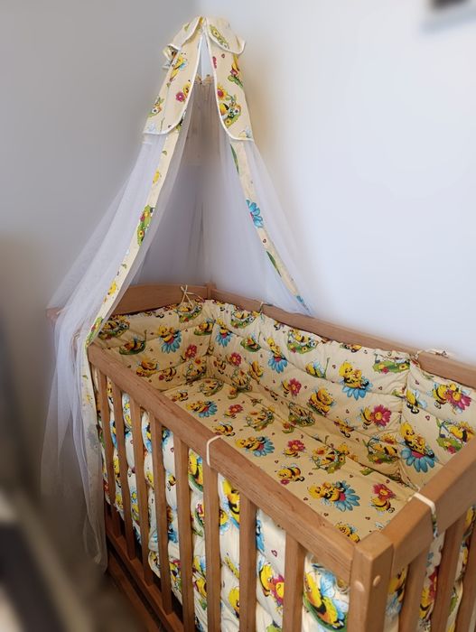 Spszedam łóżeczko dziecięce z materacem i wszystkie akcesoria