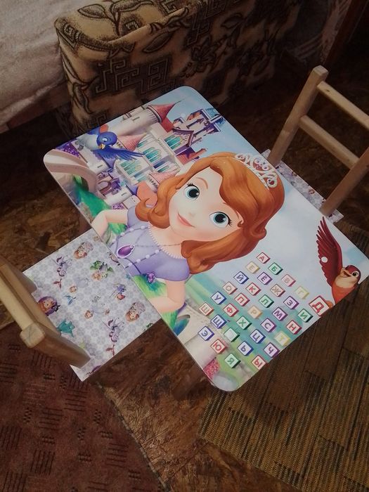 Столик ігровий зі двома стільцями (комплект)