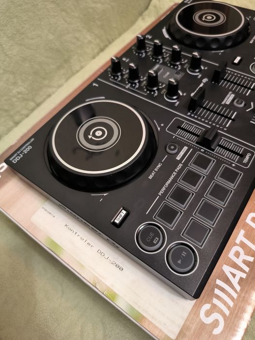 Продам Pioneer DDJ-200