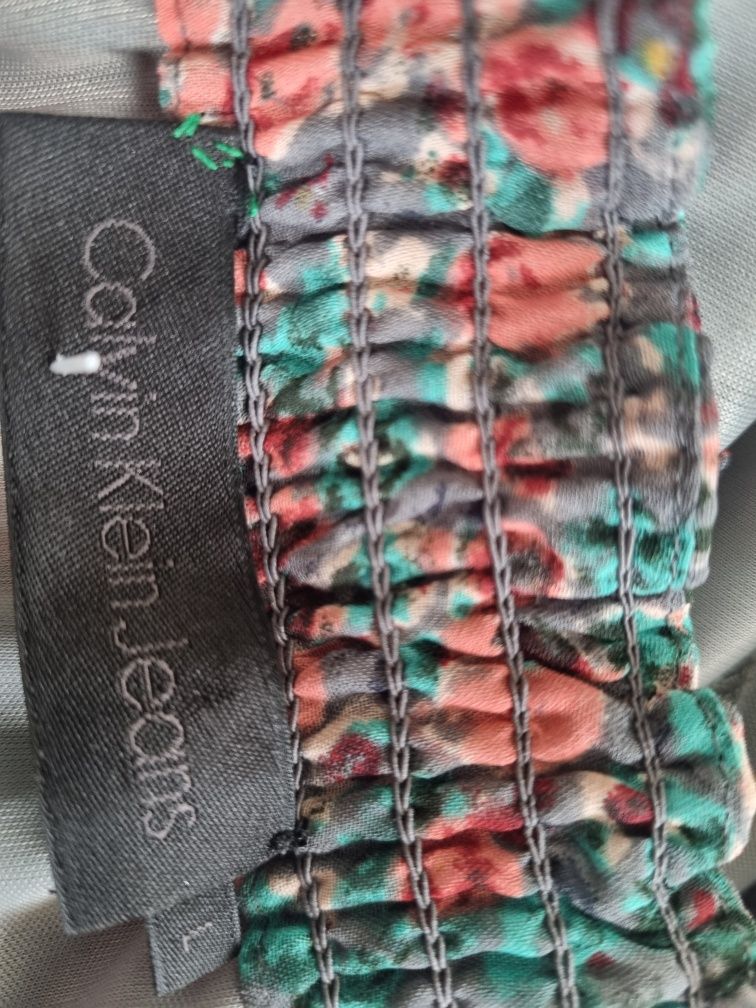 Delikatna zwiewna sukienka w kwiatki calvin klein rozmiar L 40