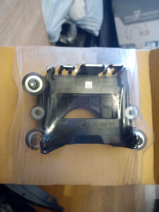 Держатель радара дистроника крепление датчика Пассат б8 ЕВРОПА шкода