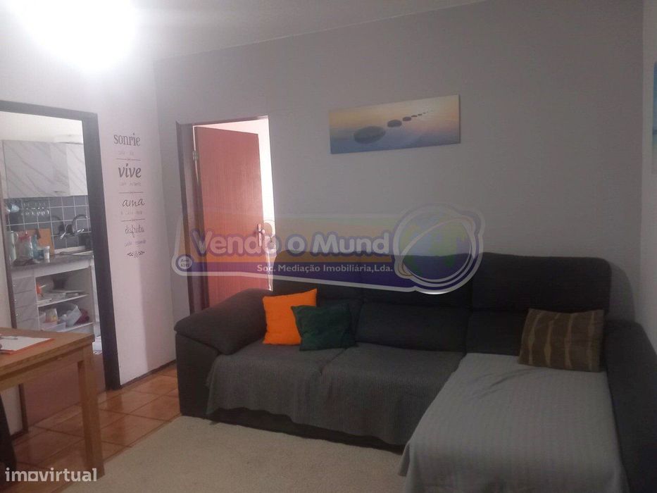 Apartamento T1+1 em Benavente (B620)