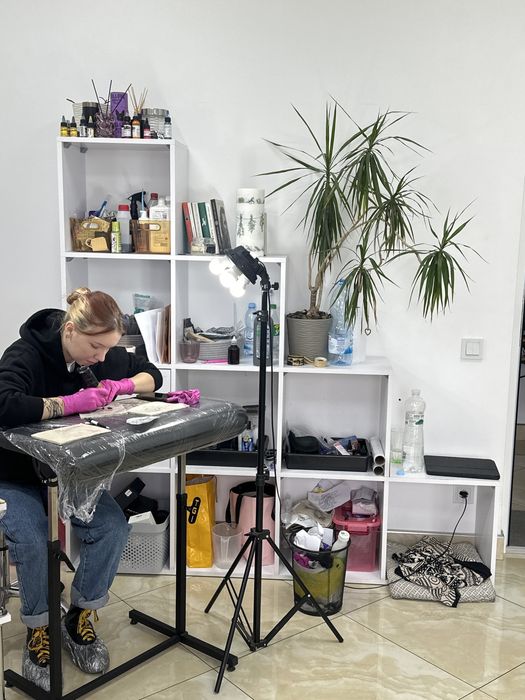 Стелаж білий