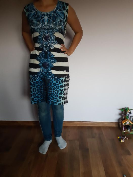 Niebieska sukienka w zdobne wzory r. L/XL TYLKO 30zł!!!