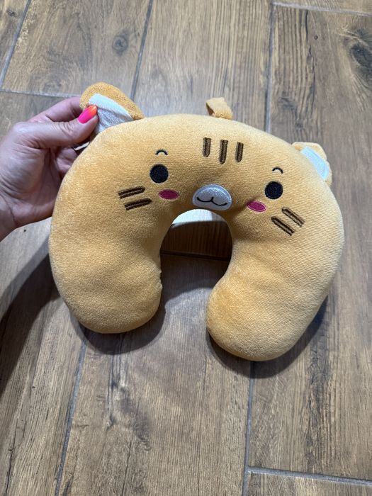 Podgłówek pod na szyje w podróż do samochodu pociągu samolotu miś kot