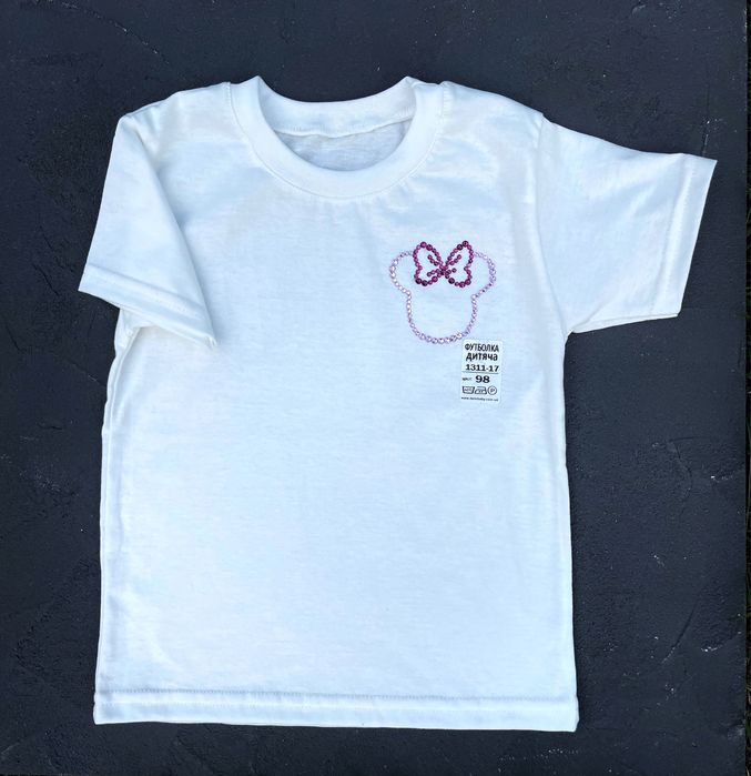 Біла футболка