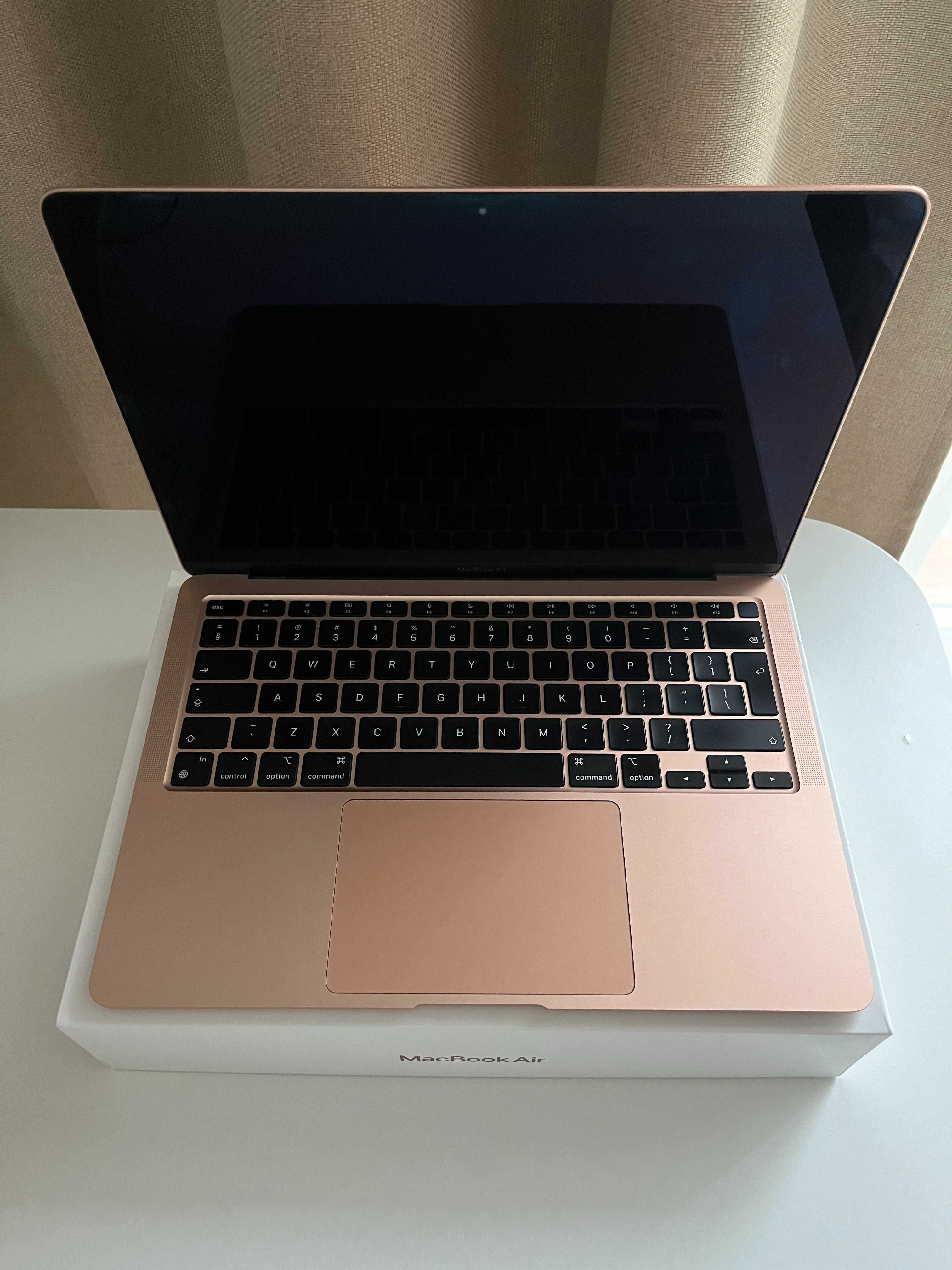 Apple MacBook Air 13, 2021, 8GB, 256 SSD