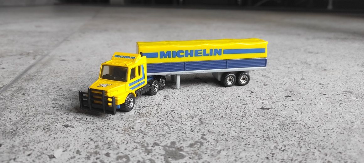 Matchbox Team Convoy Scania