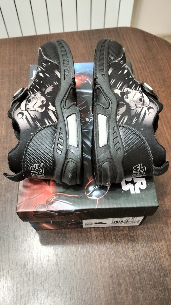 Star Wars Sneakersy z migającymi diodami 29 Polecam .