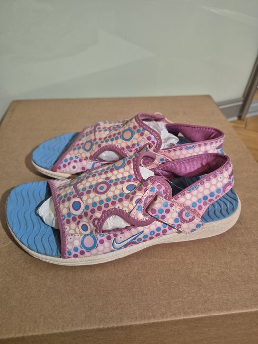 продам дитячі  босоніжки Nike стан ідеальний