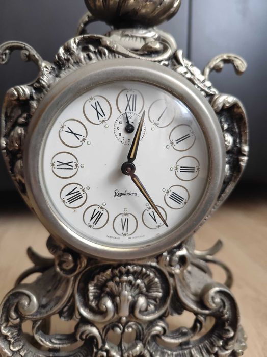 Relógio de ferro fundido da reguladora