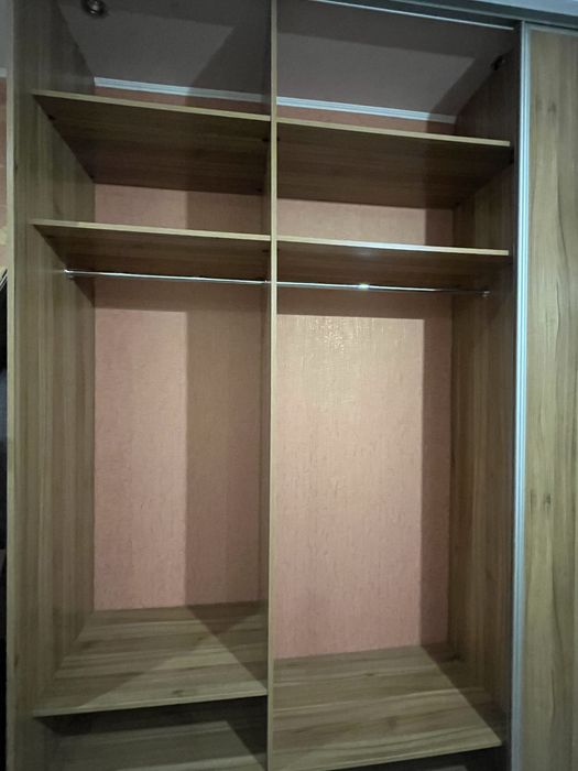 Шафа- купе із вбудованим дзеркалом