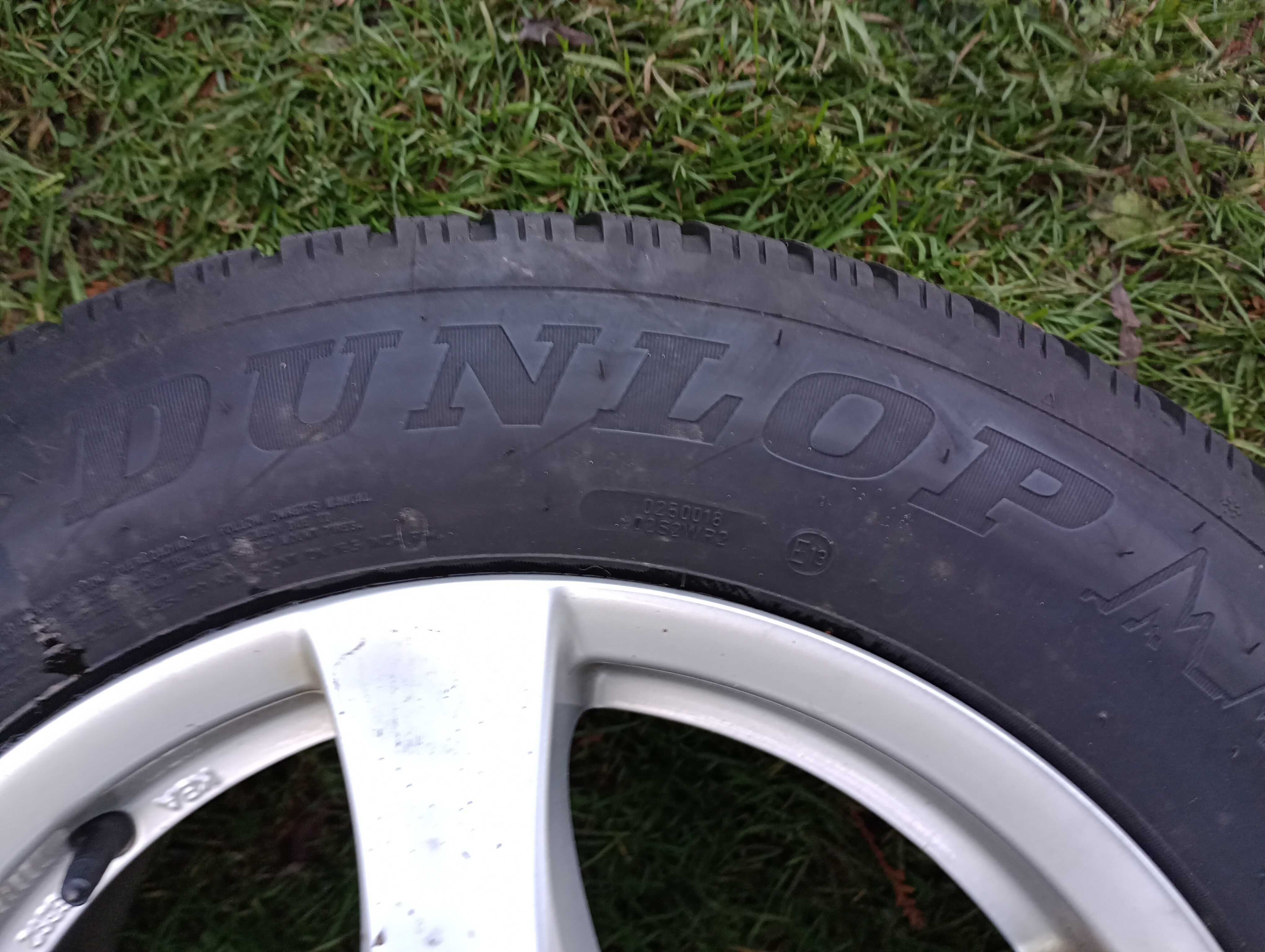 Opony zimowe 215x60 R16 DUNLOP zima 215/60/16 - komplet 4 sztuki