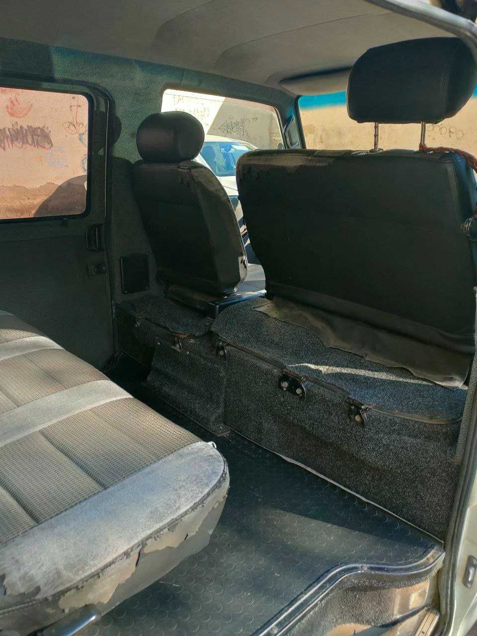 Продаж Mazda E 2000, газ/бензин