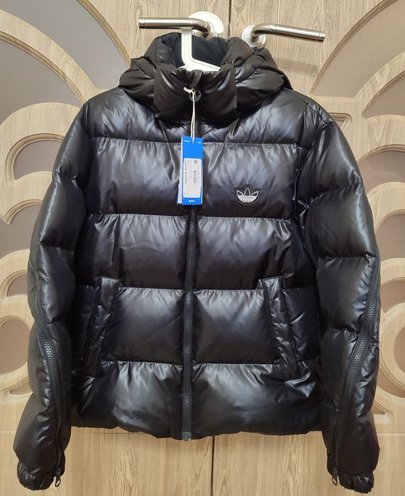 Зимова куртка Adidas ,жіноча