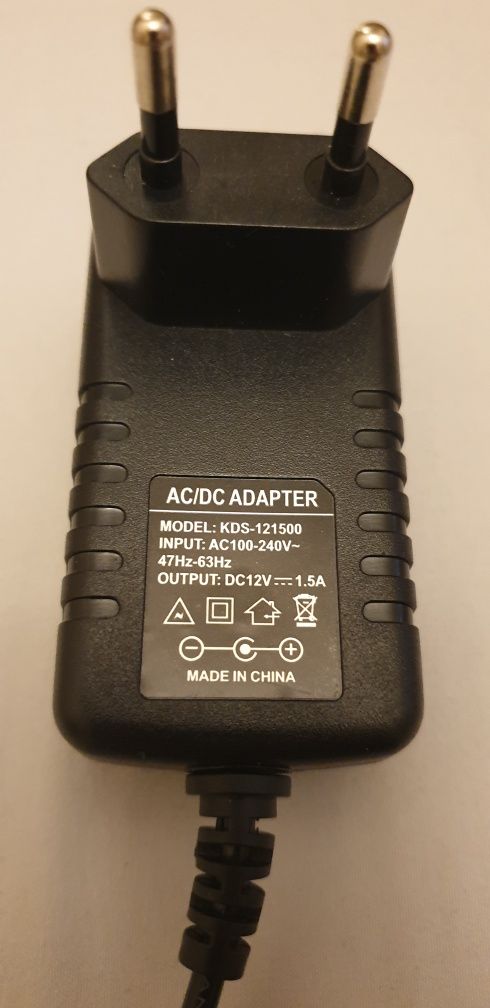 Zasilacz AC / DC 12V / 1.5A
