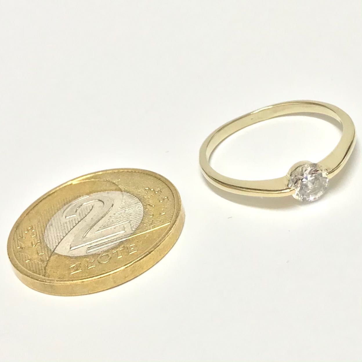Złoty PIERŚCIONEK 585 14K cudowny KAMIEŃ r.15