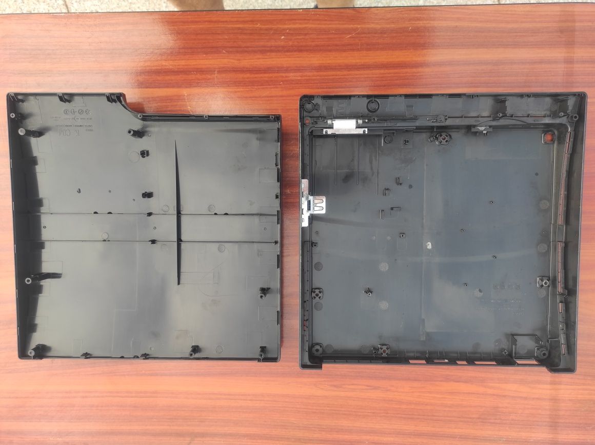Caixa consola Sony PS3 Slim
